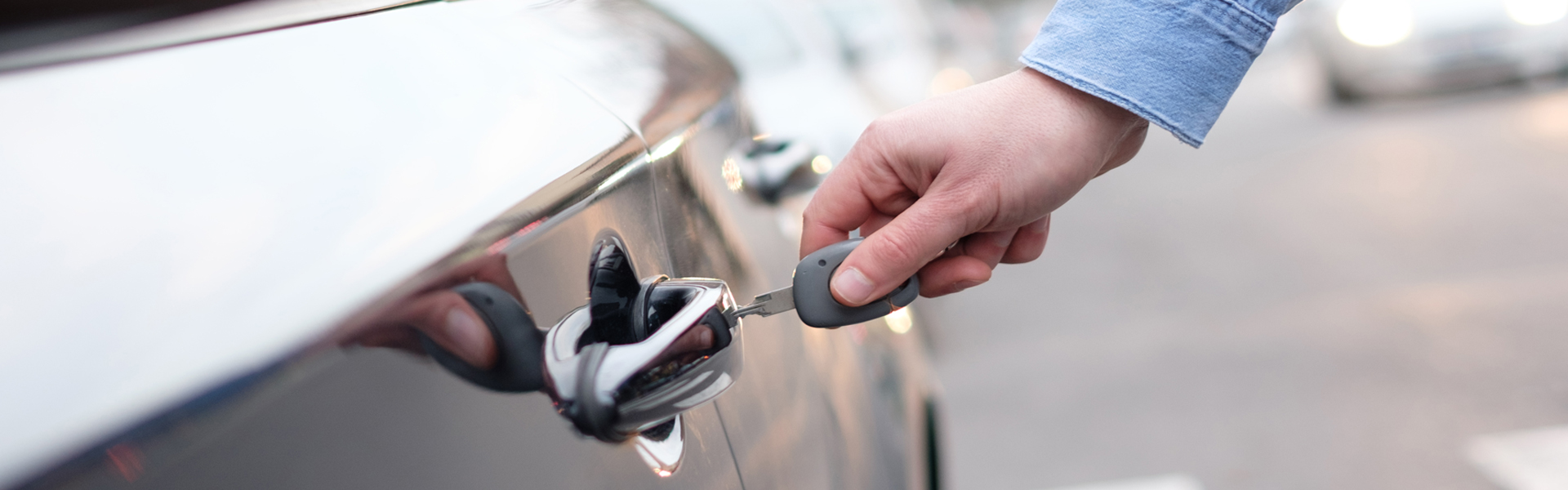 hand unlocking car door